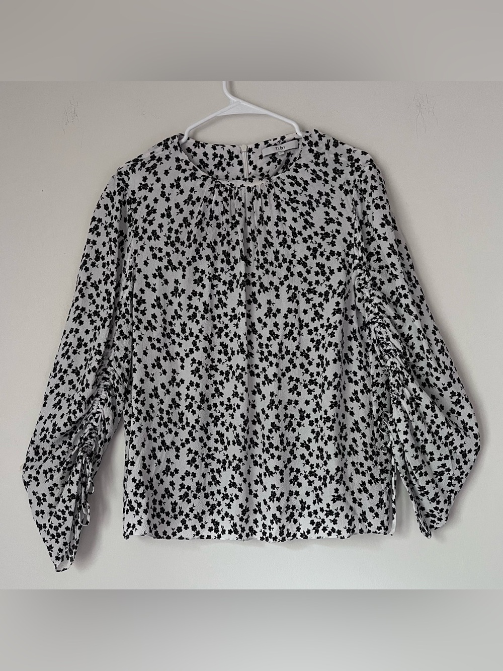 Tibi Black White Floral Viscose Ruched Sleeve Blouse Top Size 6